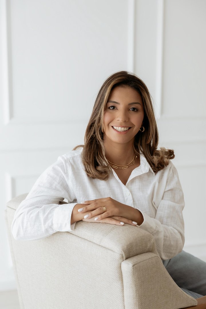 Equipe planejando etapas do processo em um quadro